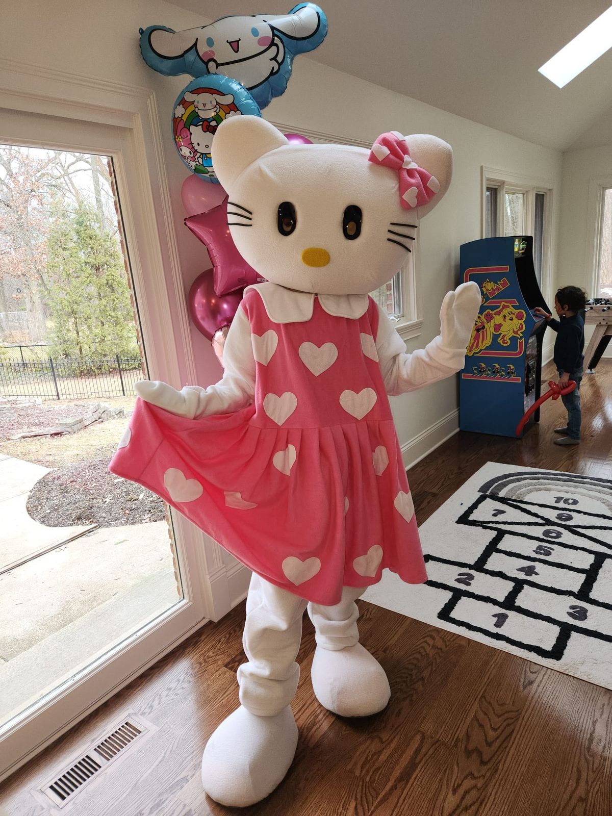 Hello Kitty mascot character for birthday parties in Inland Empire